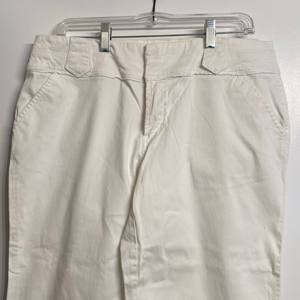 White lightweight capri jeans